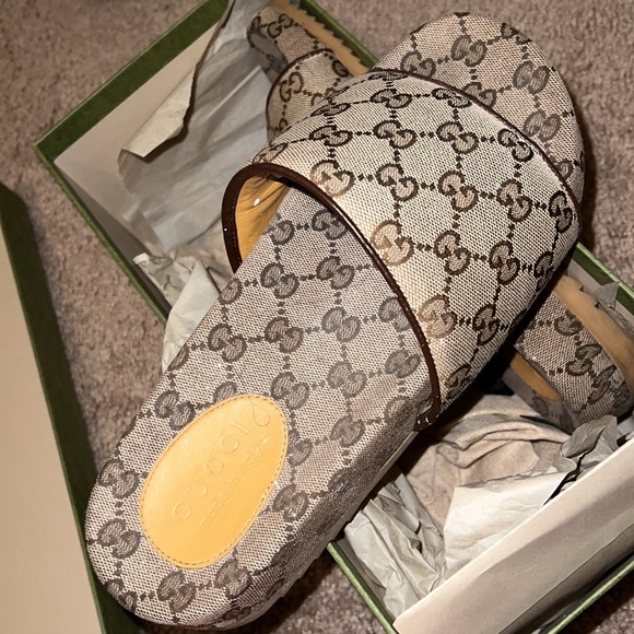 Women’s gucci logo canvas slides - Picture 3 of 10